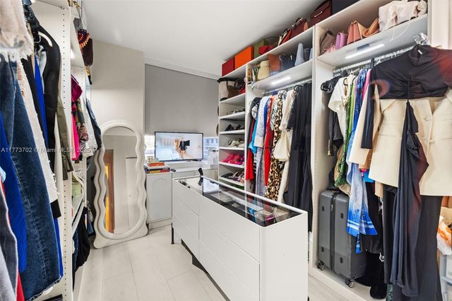 16385 Biscayne Blvd 1019, North Miami Beach, FL 33160