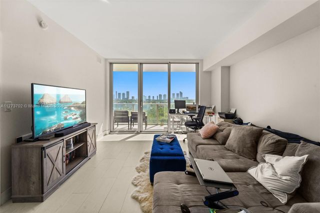 16385 Biscayne Blvd 1019, North Miami Beach, FL 33160