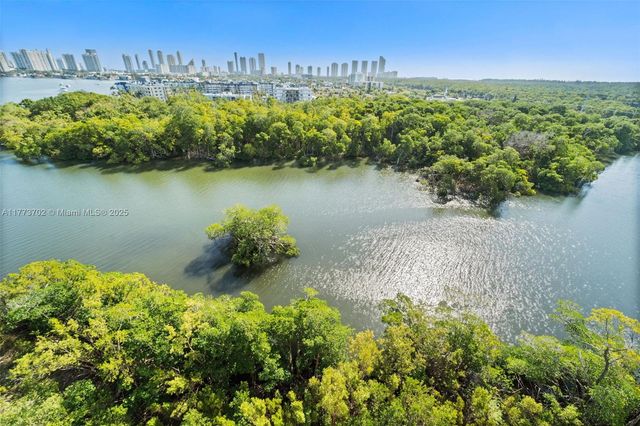 16385 Biscayne Blvd 1019, North Miami Beach, FL 33160