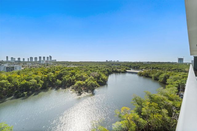 16385 Biscayne Blvd 1019, North Miami Beach, FL 33160