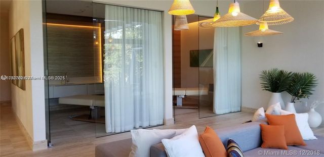 16385 Biscayne Blvd 1019, North Miami Beach, FL 33160