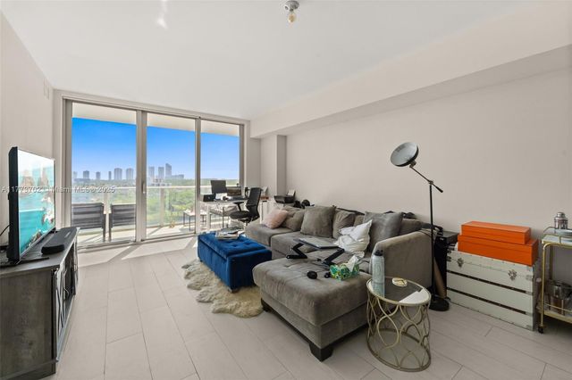 16385 Biscayne Blvd 1019, North Miami Beach, FL 33160