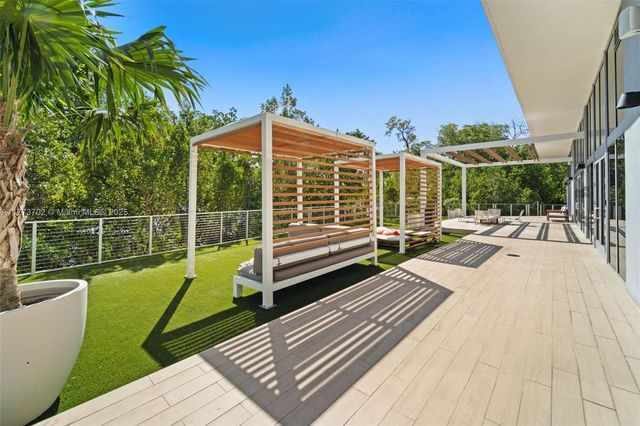 16385 Biscayne Blvd 1019, North Miami Beach, FL 33160