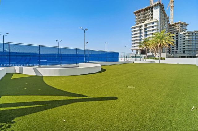 16385 Biscayne Blvd 1019, North Miami Beach, FL 33160