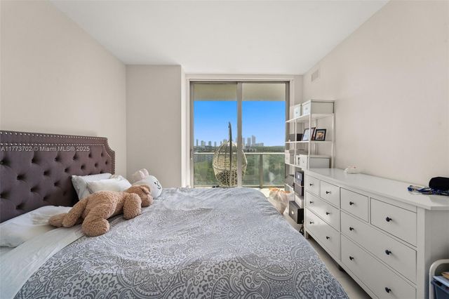 16385 Biscayne Blvd 1019, North Miami Beach, FL 33160