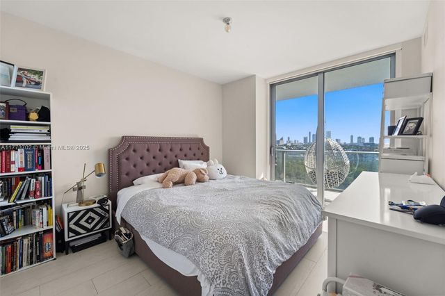 16385 Biscayne Blvd 1019, North Miami Beach, FL 33160