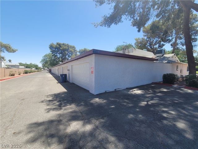 629 Pecos Way, Las Vegas, NV 89121