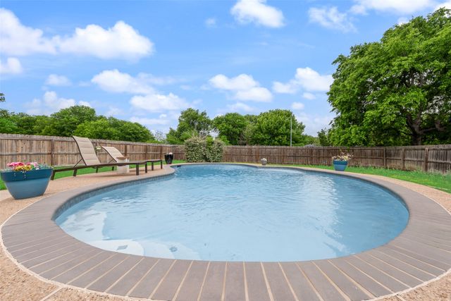 5721 Macneill Drive, Haltom City, TX 76148