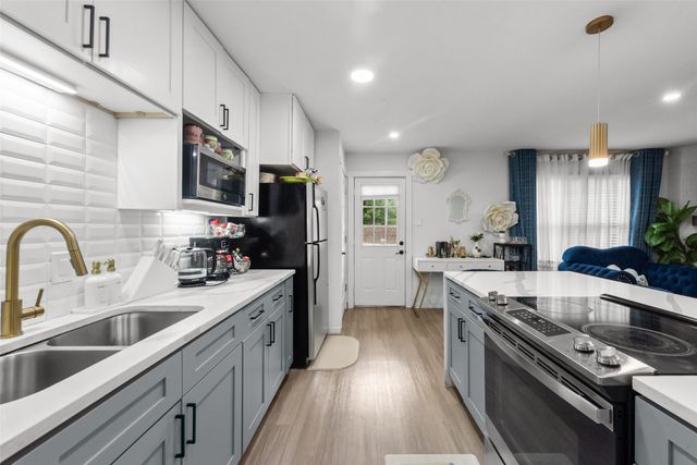 5721 Macneill Drive, Haltom City, TX 76148