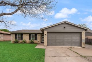 5721 Macneill Drive, Haltom City, TX 76148