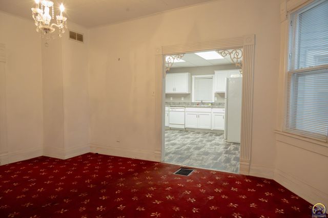 1112 SW 2nd ST, Topeka, KS 66606