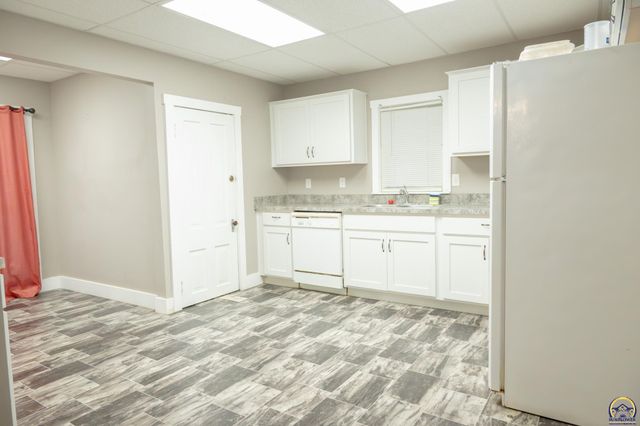 1112 SW 2nd ST, Topeka, KS 66606