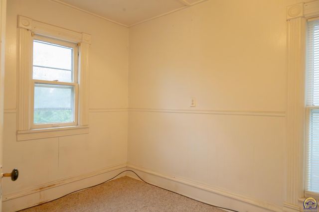 1112 SW 2nd ST, Topeka, KS 66606