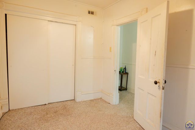 1112 SW 2nd ST, Topeka, KS 66606