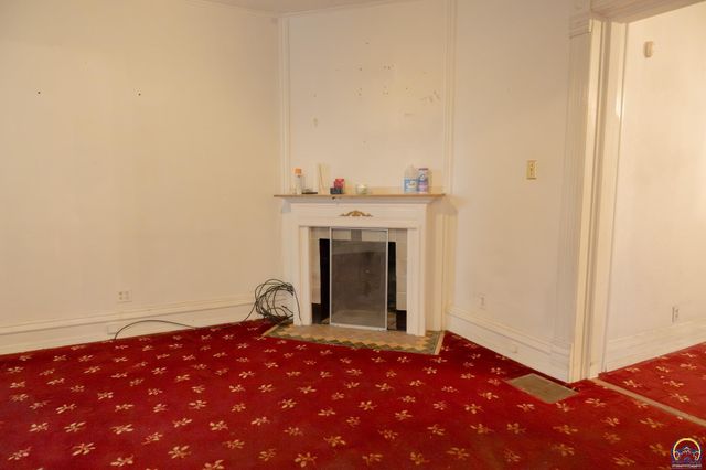 1112 SW 2nd ST, Topeka, KS 66606