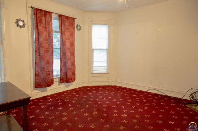 1112 SW 2nd ST, Topeka, KS 66606