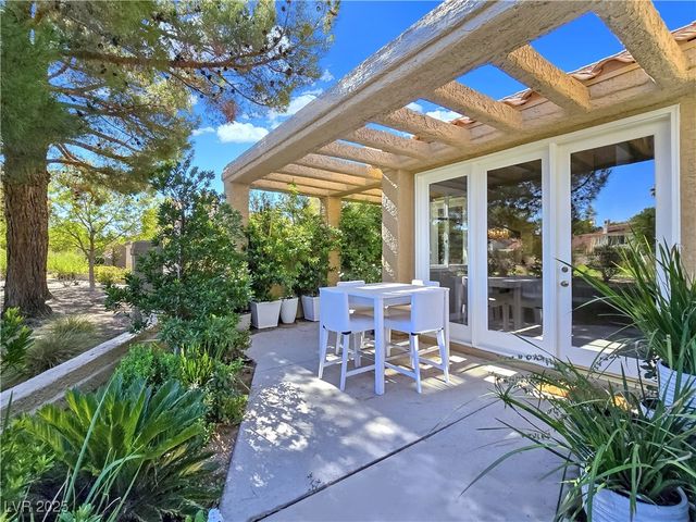 5008 Shoal Creek Circle, Las Vegas, NV 89113