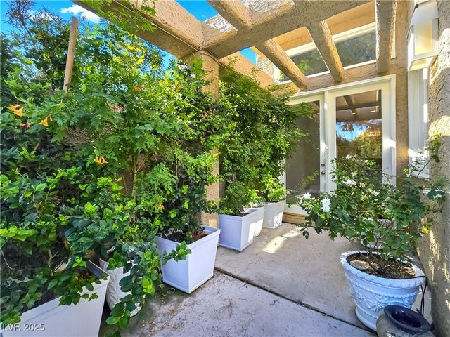 5008 Shoal Creek Circle, Las Vegas, NV 89113