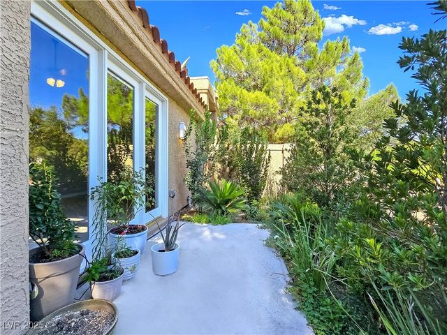 5008 Shoal Creek Circle, Las Vegas, NV 89113