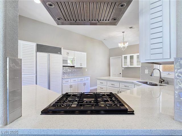 5008 Shoal Creek Circle, Las Vegas, NV 89113