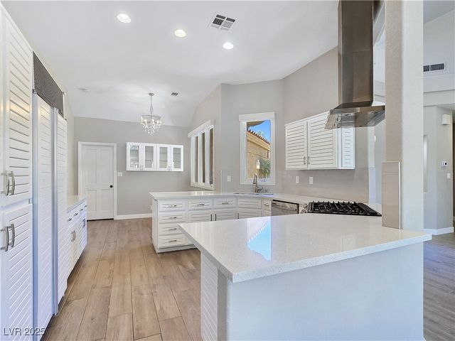 5008 Shoal Creek Circle, Las Vegas, NV 89113