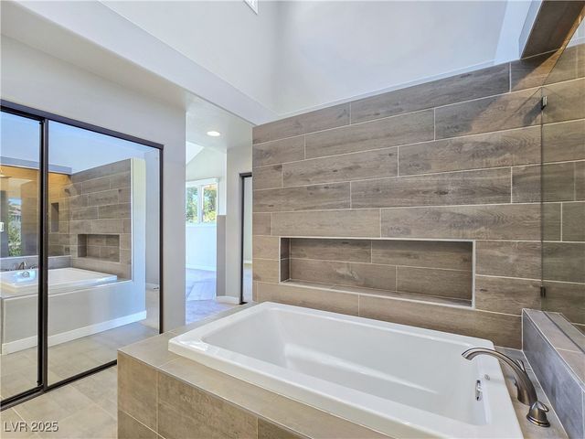 5008 Shoal Creek Circle, Las Vegas, NV 89113