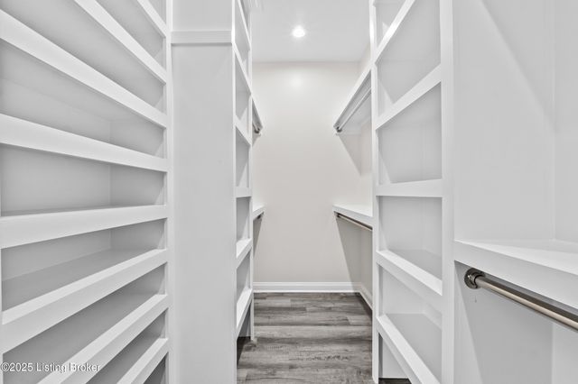 209 Alreva Rd, Louisville, KY 40216