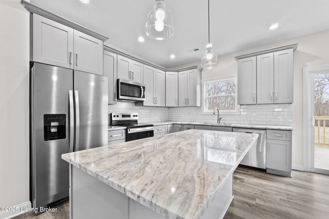 209 Alreva Rd, Louisville, KY 40216