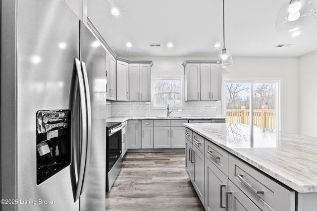 209 Alreva Rd, Louisville, KY 40216