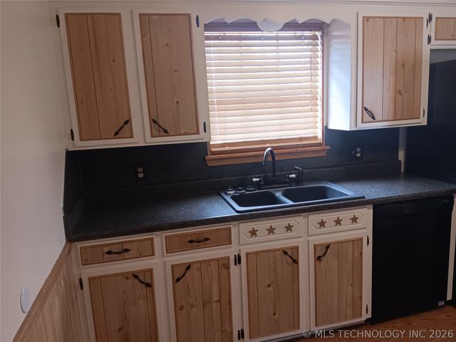 1001 S Colonial Drive, Pryor, OK 74361