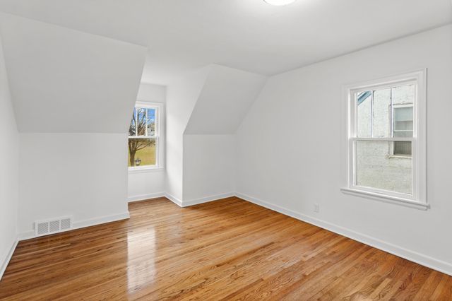 1118 Lane Place, Saint Paul, MN 55106