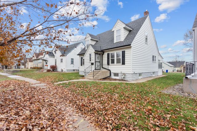 1118 Lane Place, Saint Paul, MN 55106