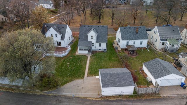 1118 Lane Place, Saint Paul, MN 55106