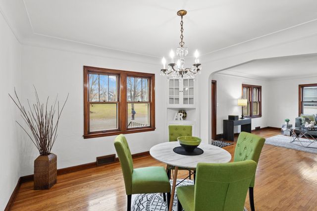 1118 Lane Place, Saint Paul, MN 55106