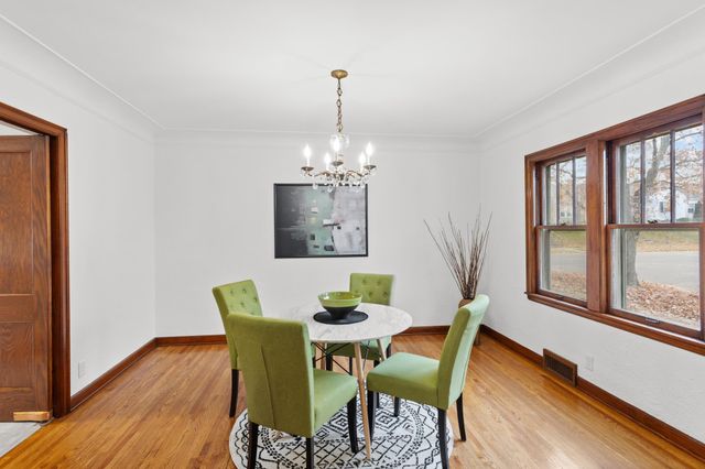 1118 Lane Place, Saint Paul, MN 55106