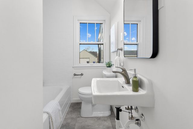 1118 Lane Place, Saint Paul, MN 55106