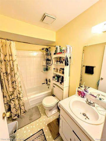 29208 Brittany Drive, Roseville, MI 48066