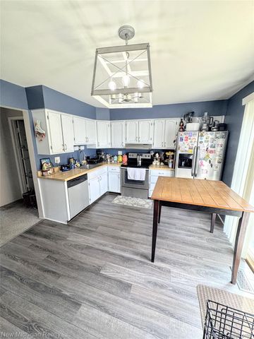 29208 Brittany Drive, Roseville, MI 48066