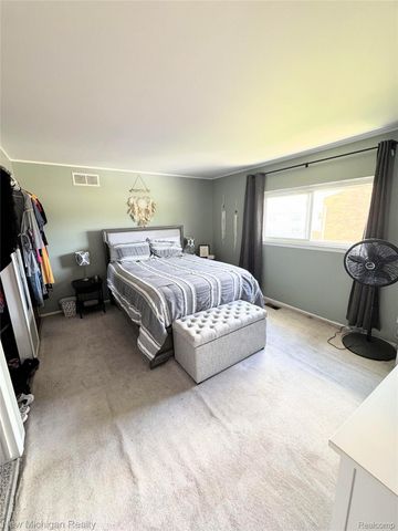 29208 Brittany Drive, Roseville, MI 48066
