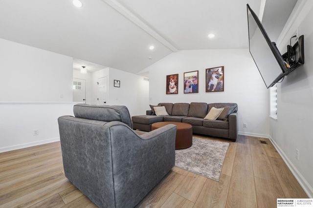 7355 N 11th Street, Lincoln, NE 68521
