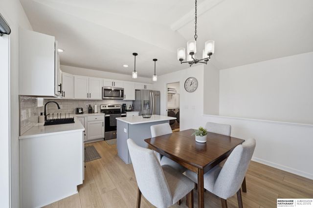 7355 N 11th Street, Lincoln, NE 68521