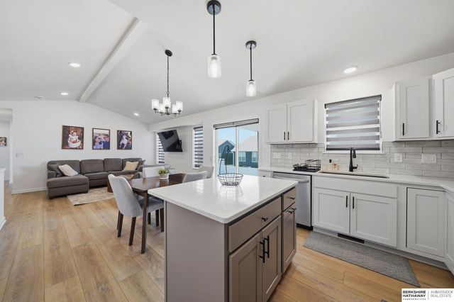 7355 N 11th Street, Lincoln, NE 68521
