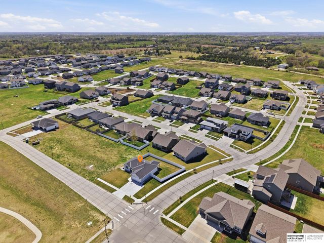 7355 N 11th Street, Lincoln, NE 68521