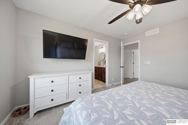 7355 N 11th Street, Lincoln, NE 68521