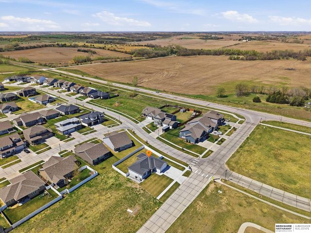 7355 N 11th Street, Lincoln, NE 68521