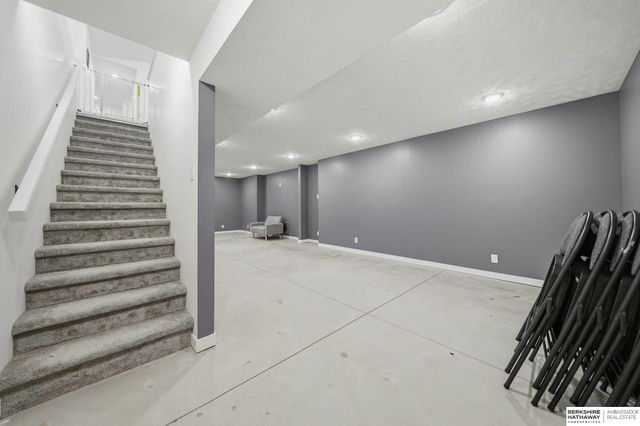 7355 N 11th Street, Lincoln, NE 68521