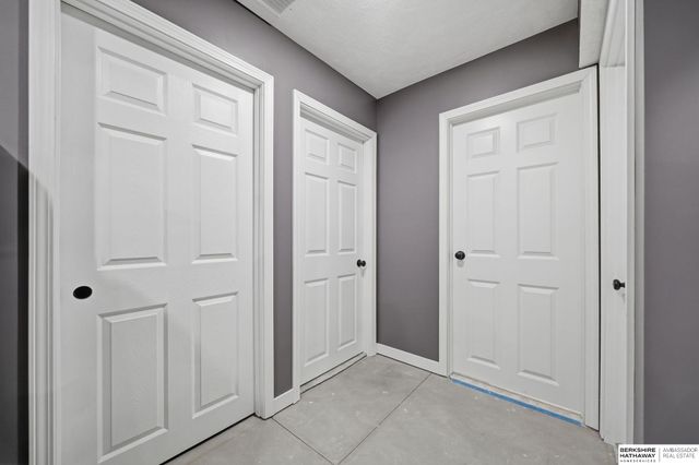 7355 N 11th Street, Lincoln, NE 68521