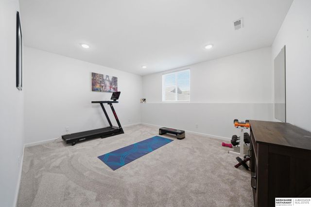 7355 N 11th Street, Lincoln, NE 68521