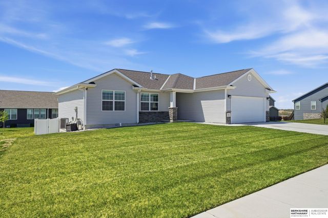 7355 N 11th Street, Lincoln, NE 68521