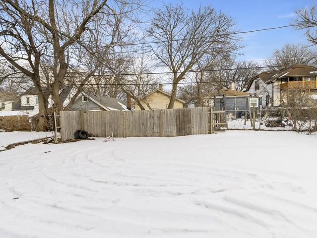 2432 N 55th STREET, Milwaukee, WI 53210